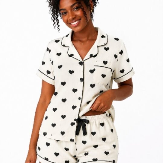 Conjunto de pijama feminino - Estampa de corações
