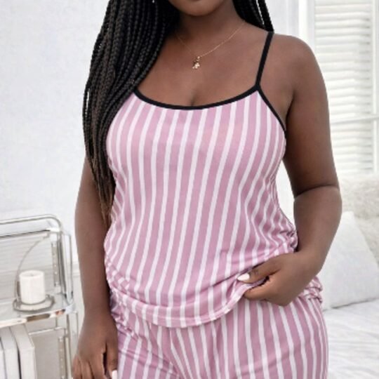 Conjunto de Pijama Plus Size Listrado